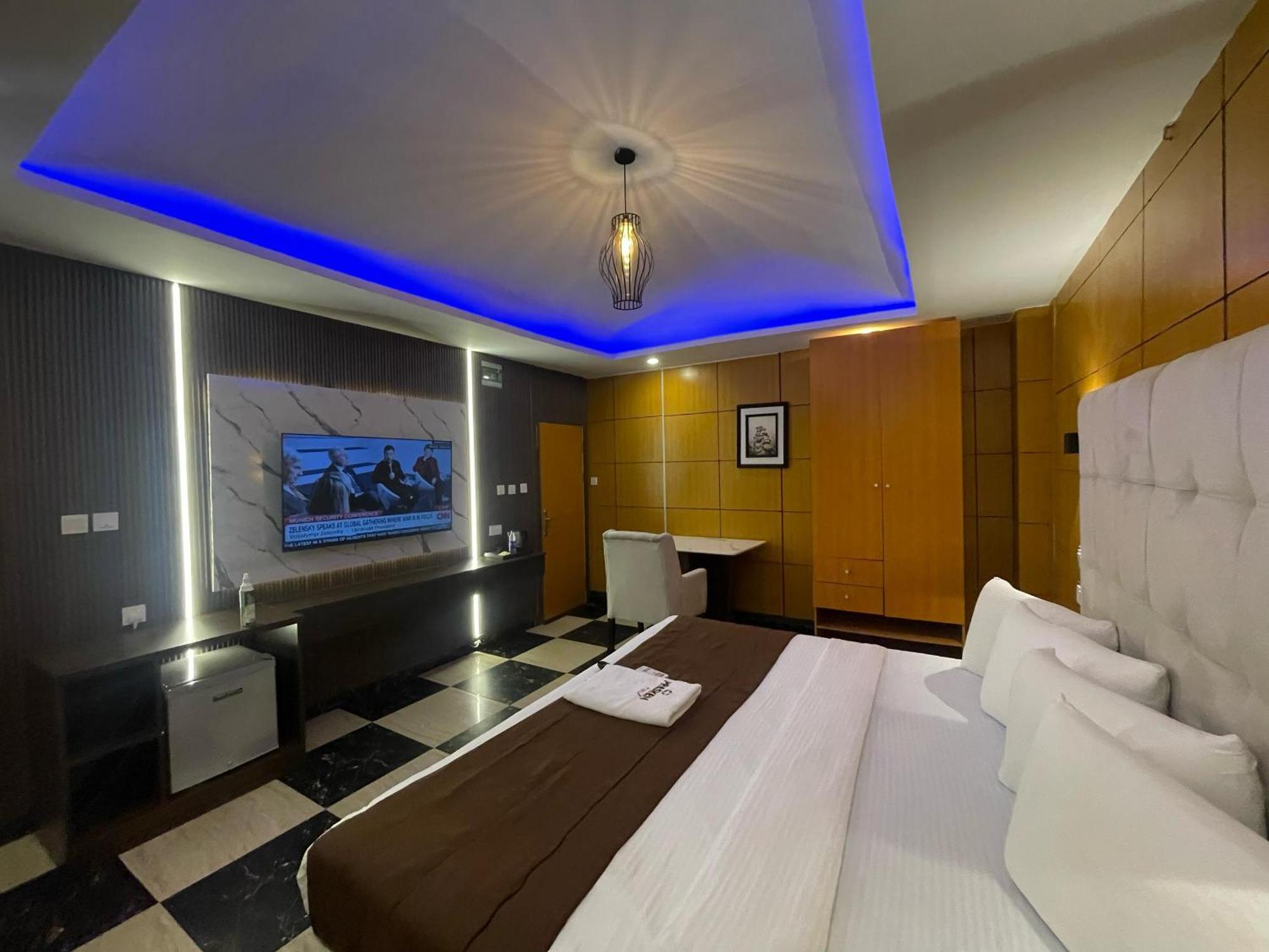 Presken Hotel At International Airport Road Ikeja Bagian luar foto