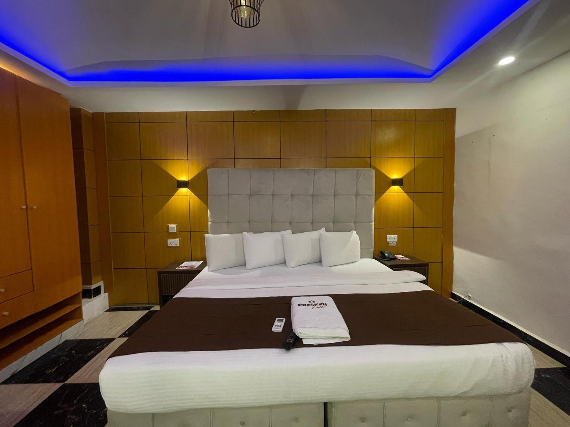 Presken Hotel At International Airport Road Ikeja Bagian luar foto