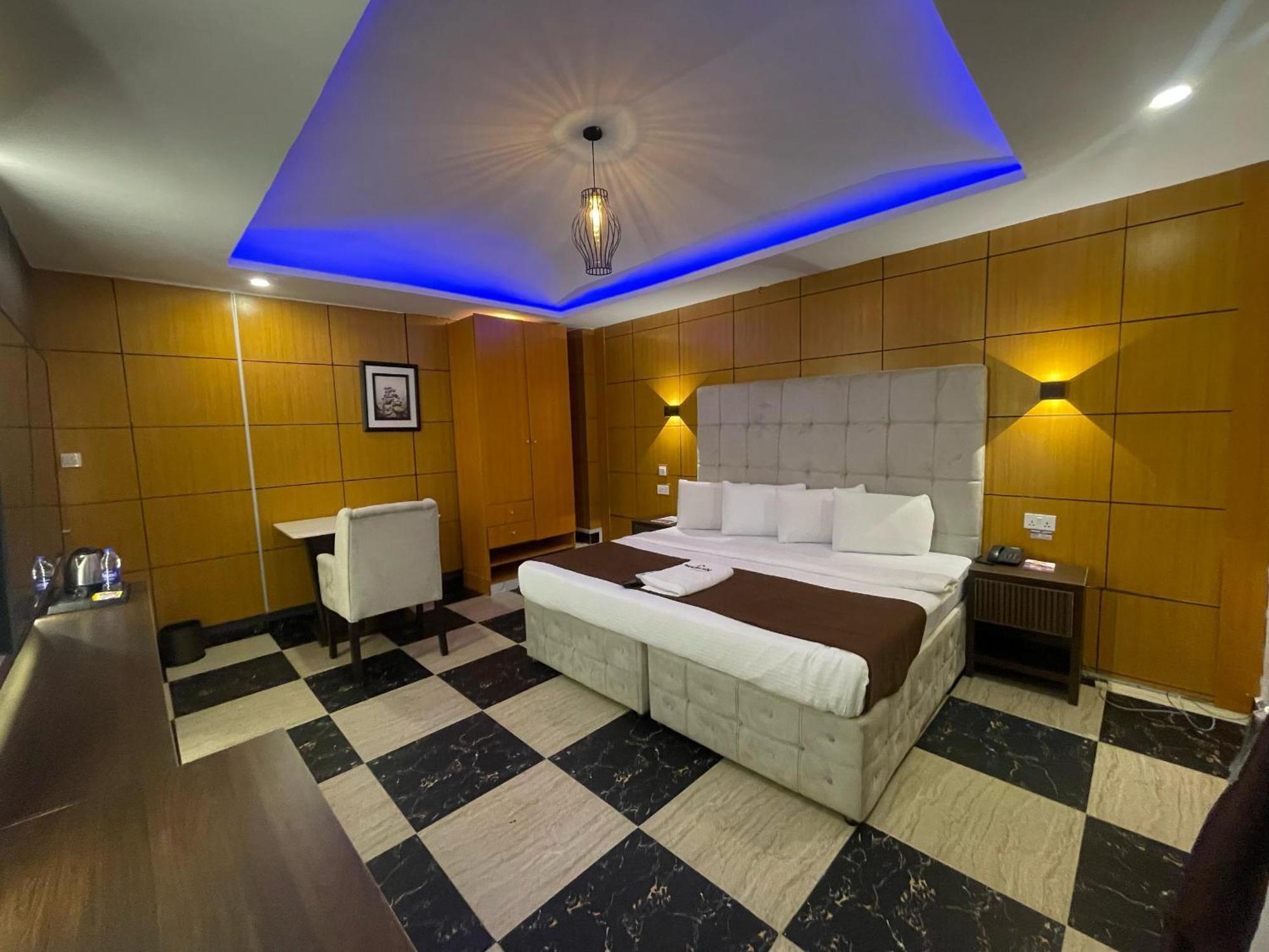 Presken Hotel At International Airport Road Ikeja Bagian luar foto