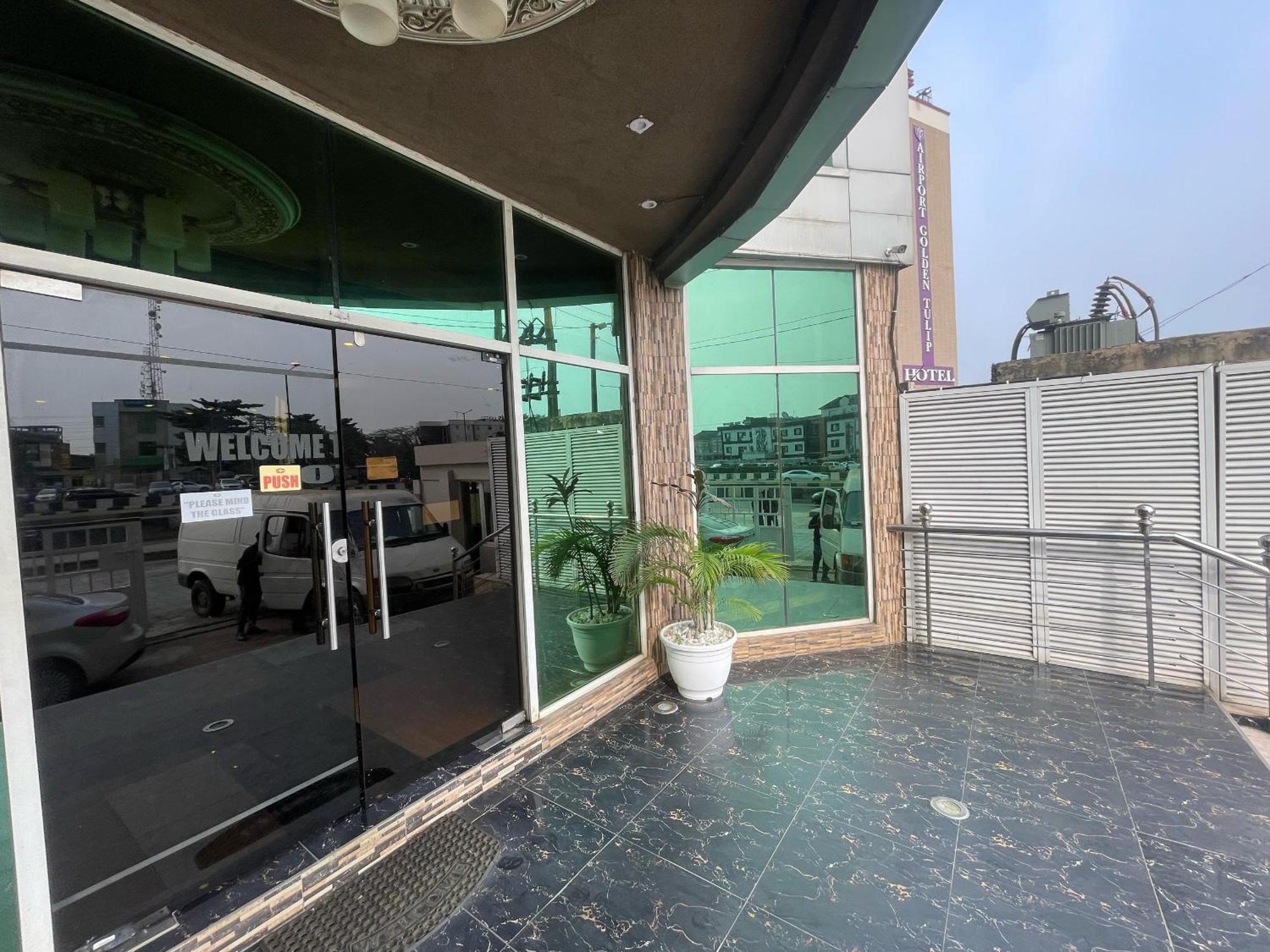 Presken Hotel At International Airport Road Ikeja Bagian luar foto