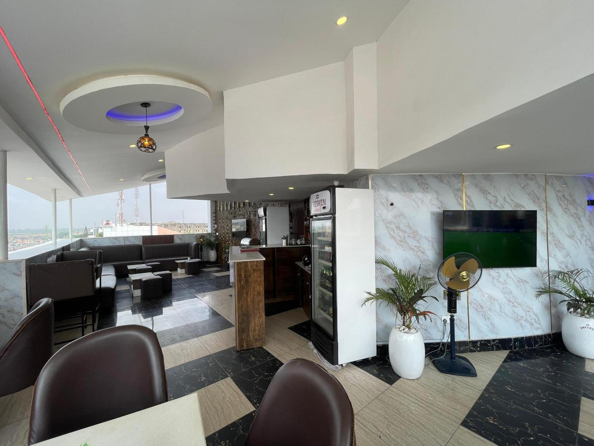 Presken Hotel At International Airport Road Ikeja Bagian luar foto