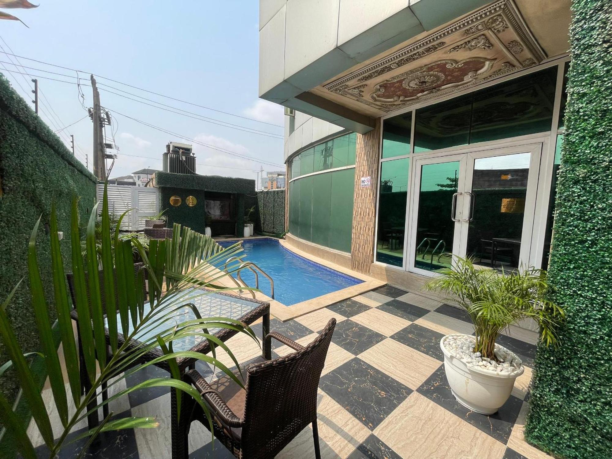 Presken Hotel At International Airport Road Ikeja Bagian luar foto