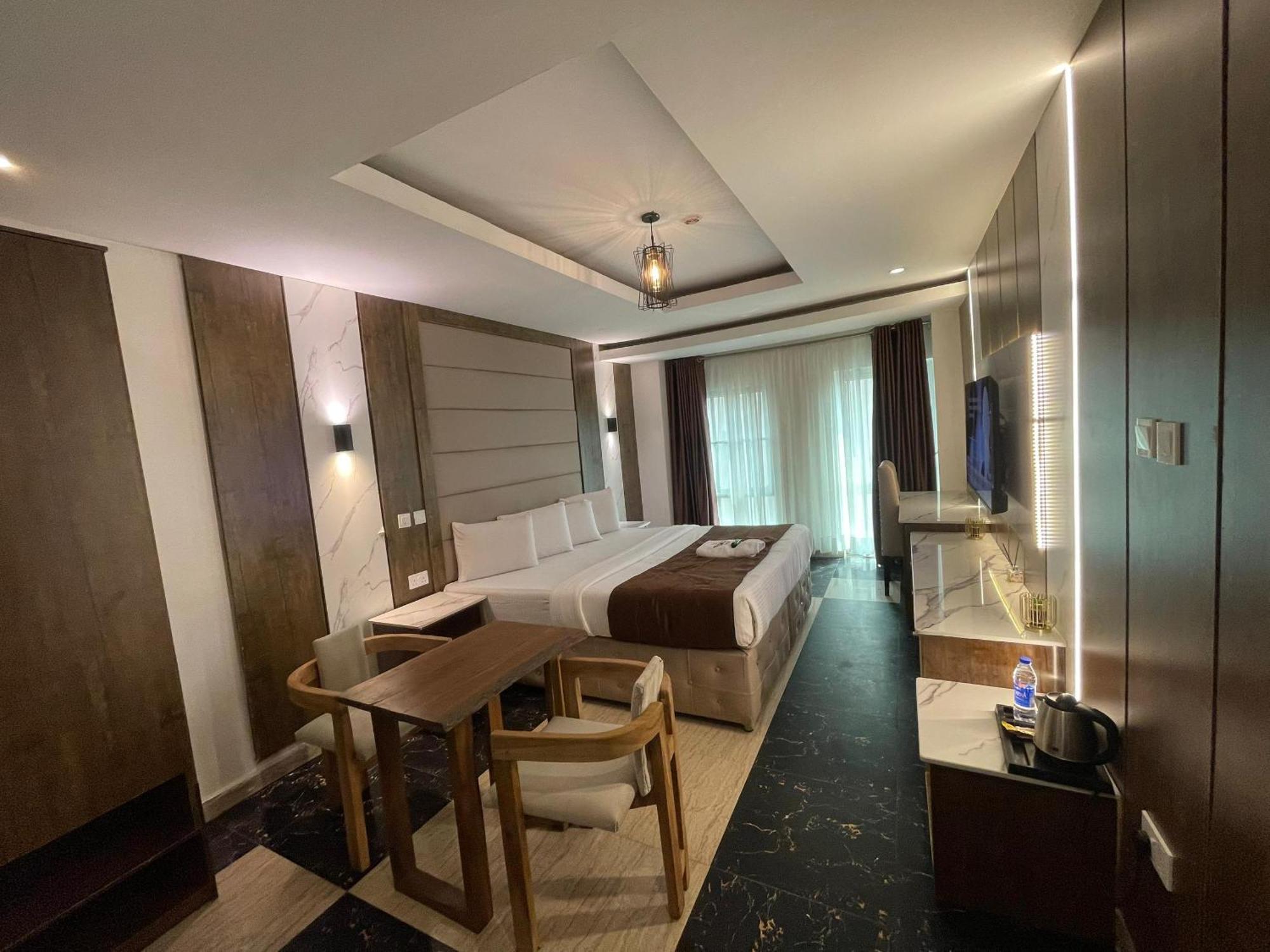 Presken Hotel At International Airport Road Ikeja Bagian luar foto