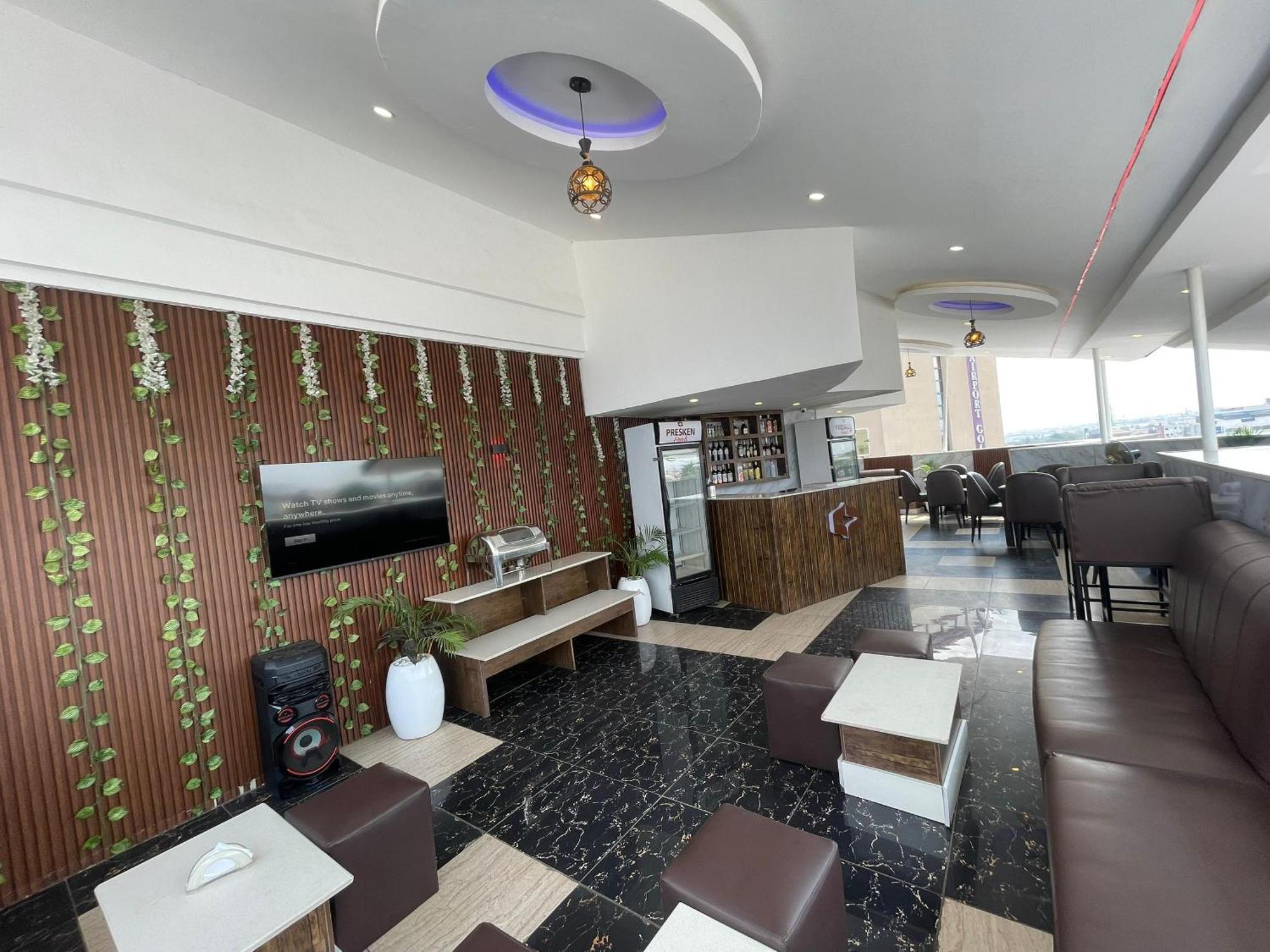Presken Hotel At International Airport Road Ikeja Bagian luar foto
