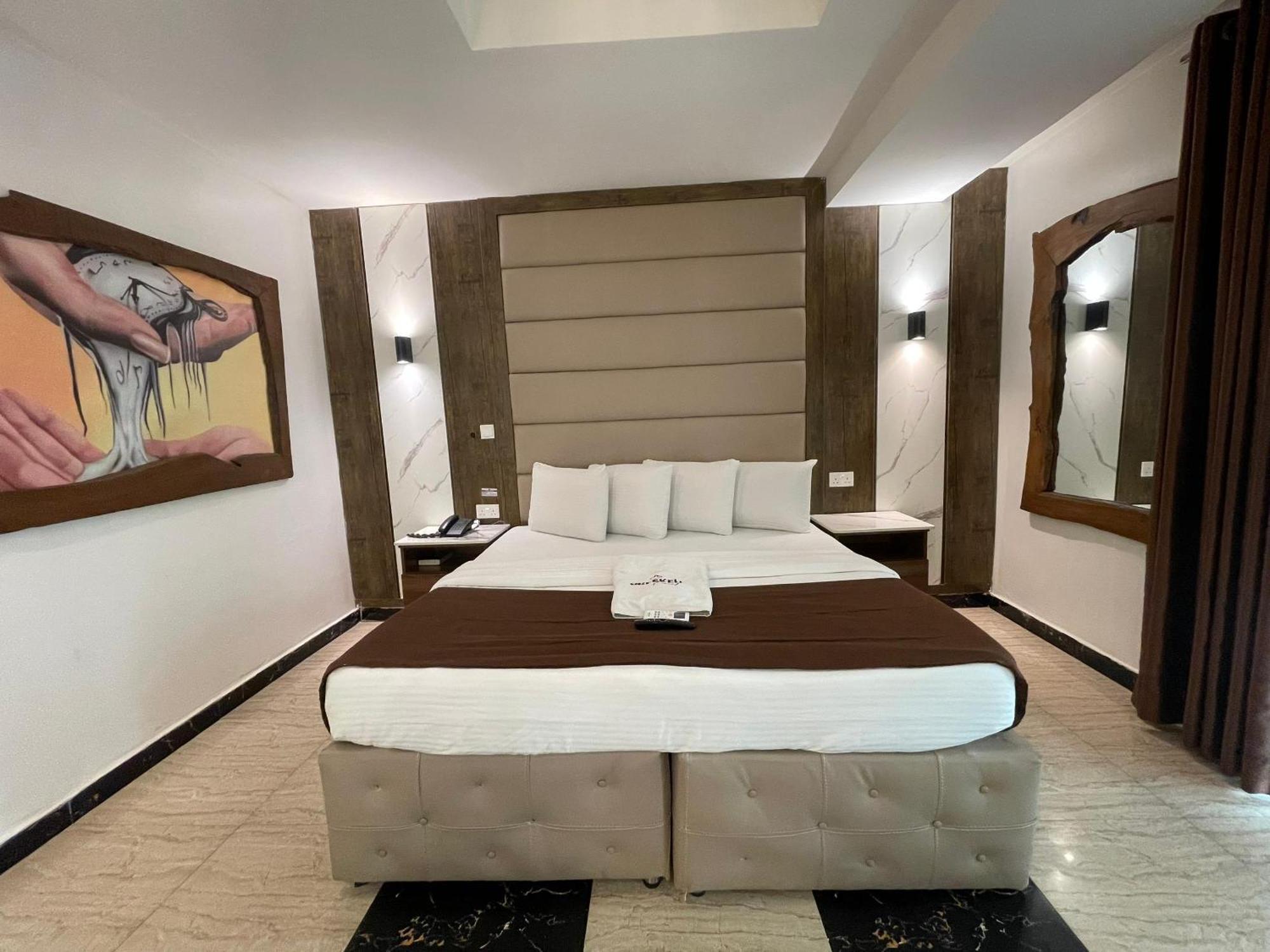 Presken Hotel At International Airport Road Ikeja Bagian luar foto